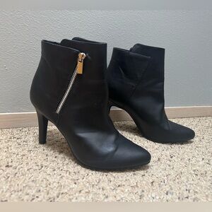 Kelly & Katie Black Pointed Toe Heeled Ankle Boots size 9.5